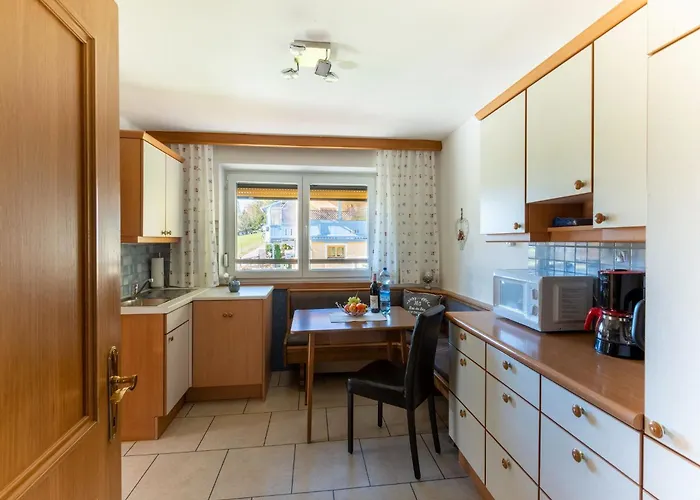 In Near Lift 公寓 *